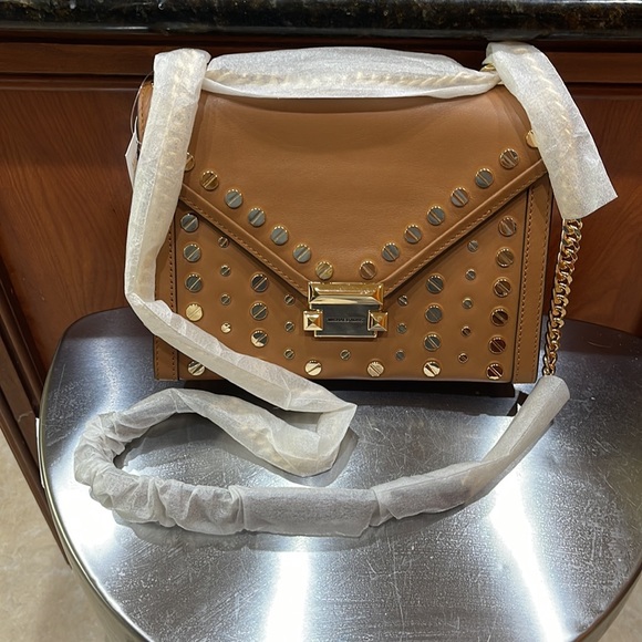 Michael Kors Whitney Large Shoulder Bag in Acorn. - Picture 3 of 15